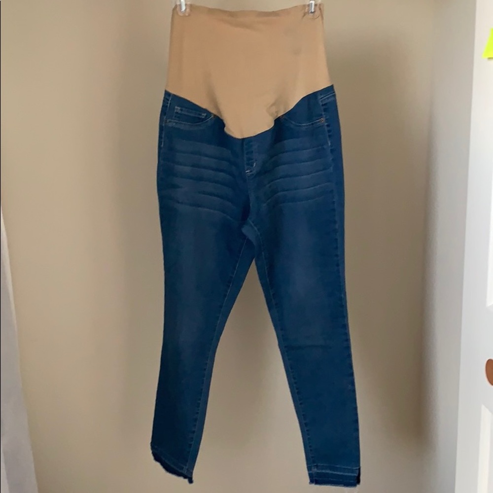 2/$16! Full panel maternity skinny jeans